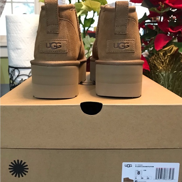Ugg Ultra Mini Platforms ~ Size 8W/7M - Picture 4 of 16